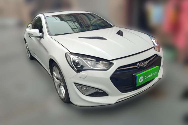 Used Hyundai Genesis Coupe 2012 2.0T Automatic Luxury Edition Front Right 45 Deg