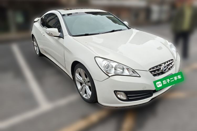 Used Hyundai Genesis Coupe 2012 2.0T Automatic Luxury Edition Front Right 45 Deg