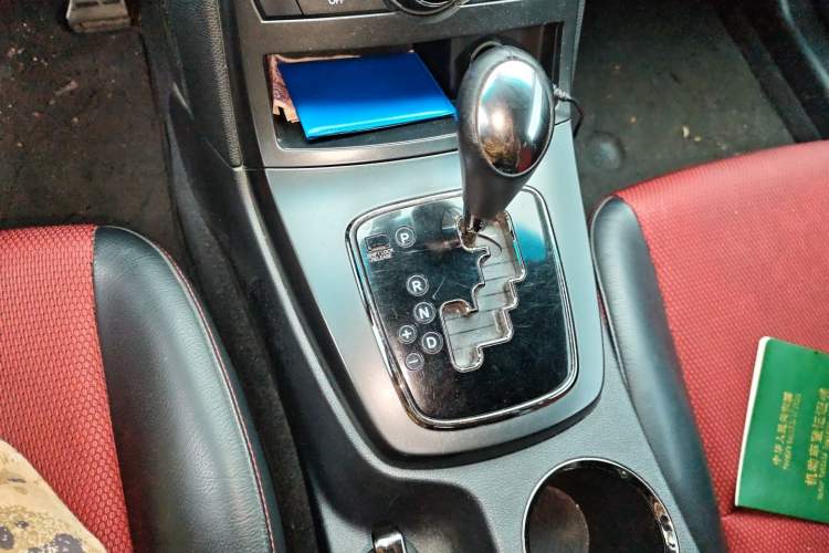 Used Hyundai Genesis Coupe 2012 2.0T Automatic Luxury Edition Gear Lever