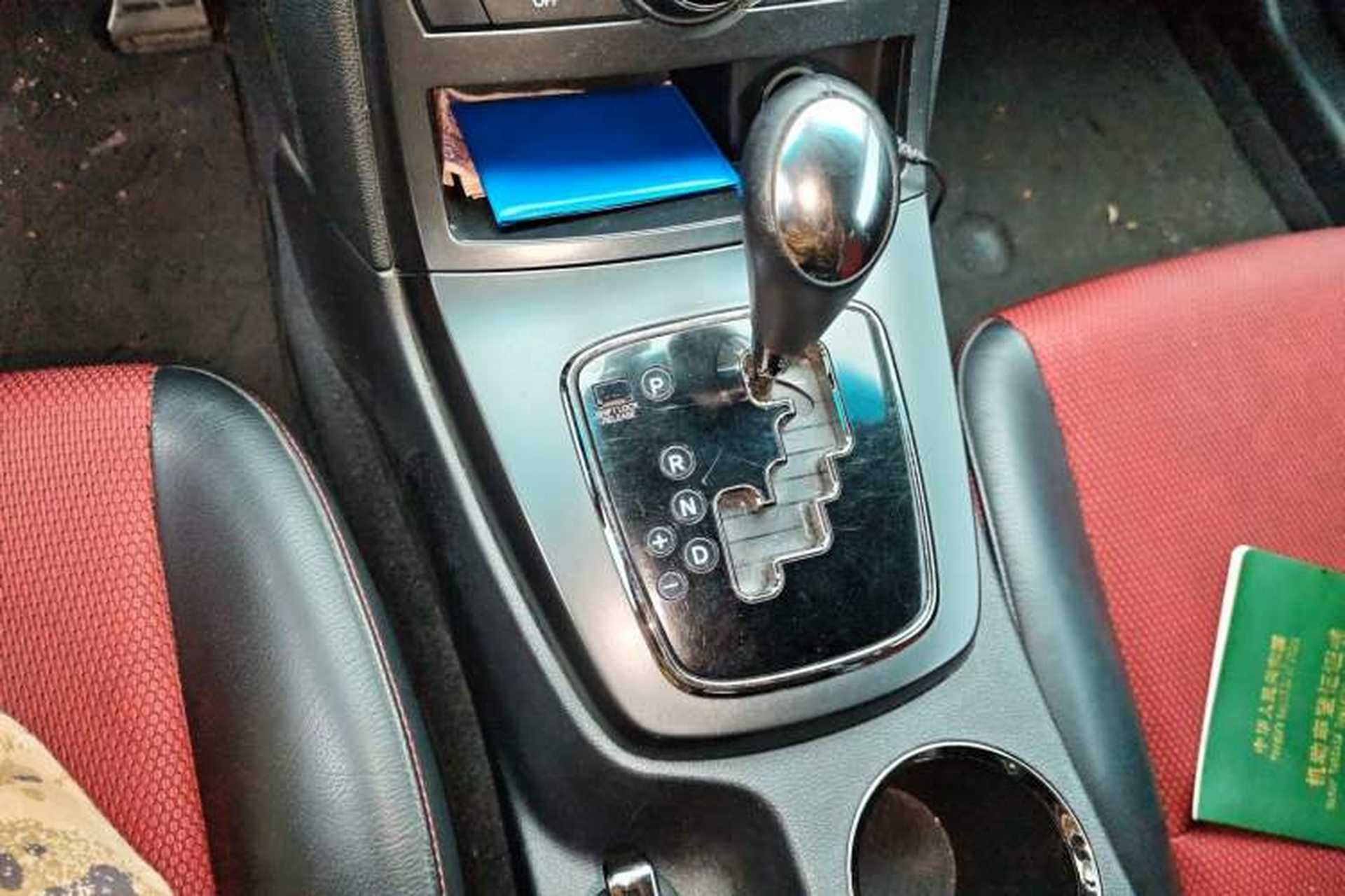 Used Hyundai Genesis Coupe 2012 2.0T Automatic Luxury Edition Gear Lever