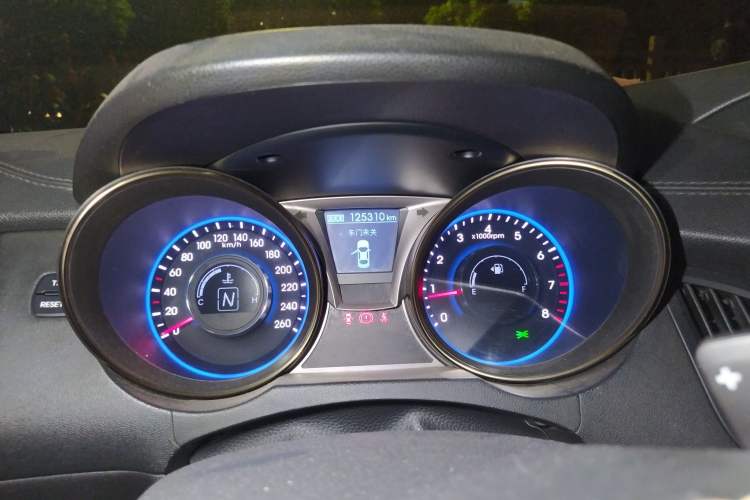 Used Hyundai Genesis Coupe 2012 2.0T Automatic Luxury Edition Instrument Cluster