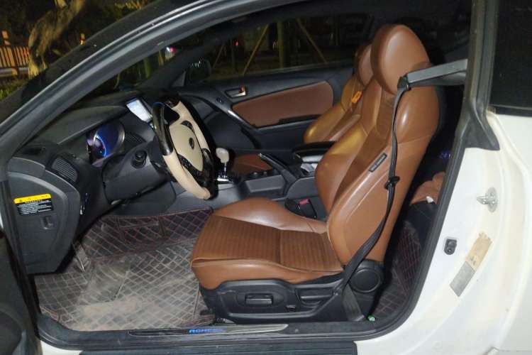Used Hyundai Genesis Coupe 2012 2.0T Automatic Luxury Edition Left Front Seat
