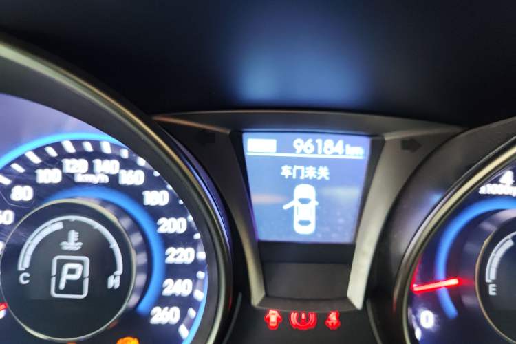 Used Hyundai Genesis Coupe 2012 2.0T Automatic Luxury Edition Odometer Close Up