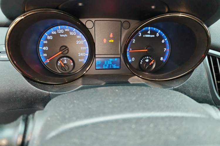 Used Hyundai Genesis Coupe 2012 2.0T Automatic Luxury Edition Odometer Close Up