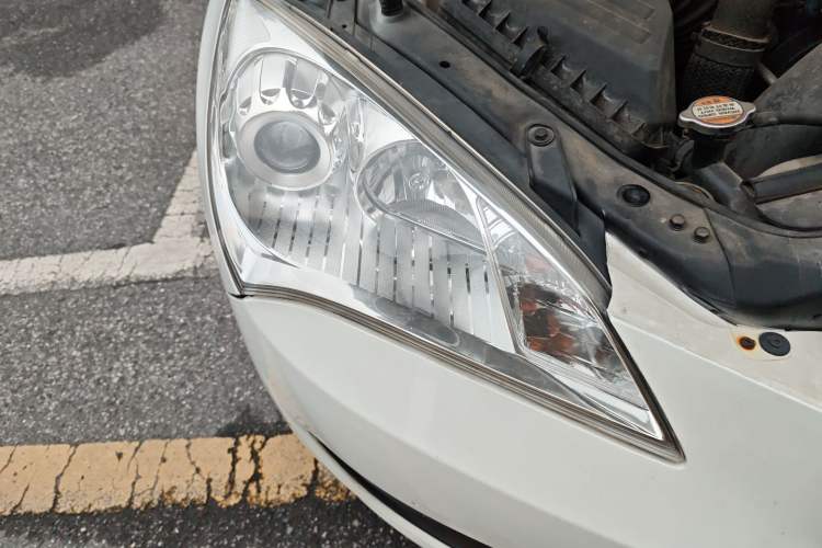 Used Hyundai Genesis Coupe 2012 2.0T Automatic Luxury Edition Right Front Headlight