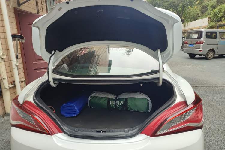 Used Hyundai Genesis Coupe 2012 2.0T Automatic Luxury Edition Trunk