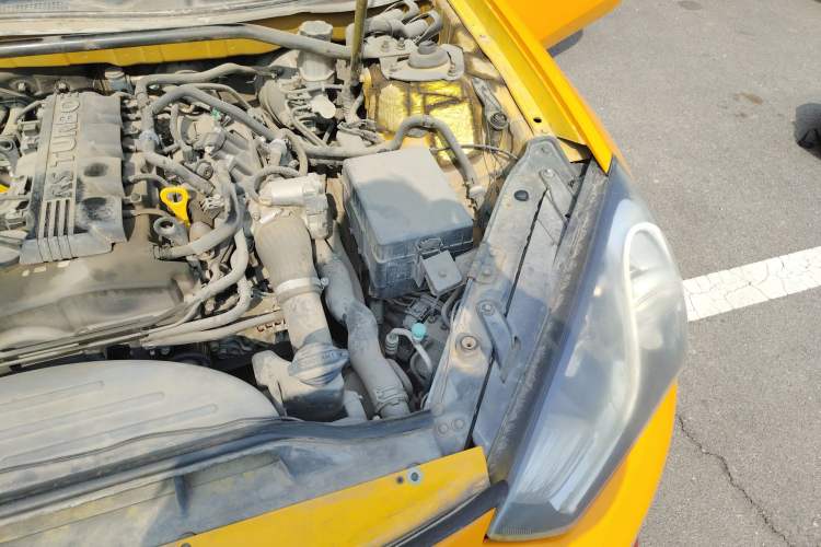 Used Hyundai Genesis Coupe 2012 2.0T Automatic Luxury Edition Engine Bay Left