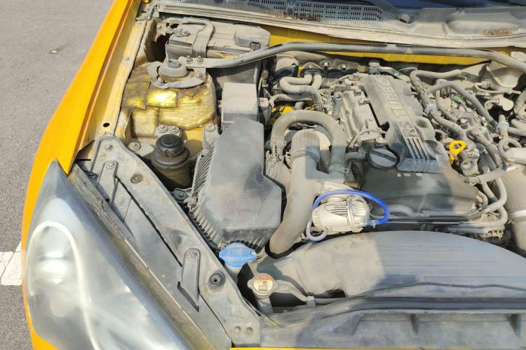 Used Hyundai Genesis Coupe 2012 2.0T Automatic Luxury Edition Engine Bay Right