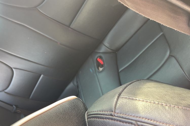 Used Hyundai Genesis Coupe 2012 2.0T Automatic Luxury Edition Interior 3