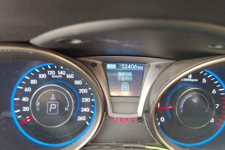 Used Hyundai Genesis Coupe 2012 2.0T Automatic Luxury Edition Odometer Close Up