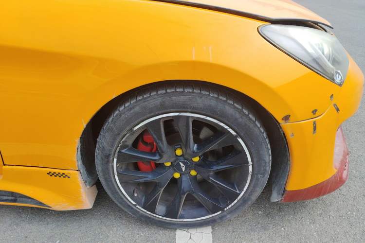 Used Hyundai Genesis Coupe 2012 2.0T Automatic Luxury Edition Right Front Wheel Hub