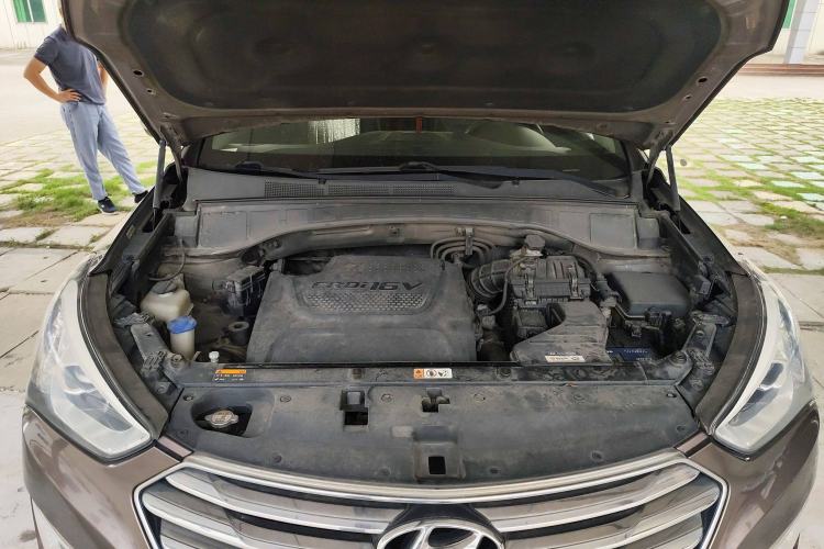Used Hyundai Grand SantaFe 2013 2.2T 7-Seater Four-Wheel-Drive Comfort Edition Engine Bay