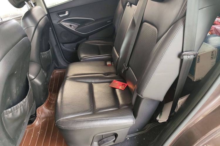Used Hyundai Grand SantaFe 2013 2.2T 7-Seater Four-Wheel-Drive Comfort Edition Interior 4