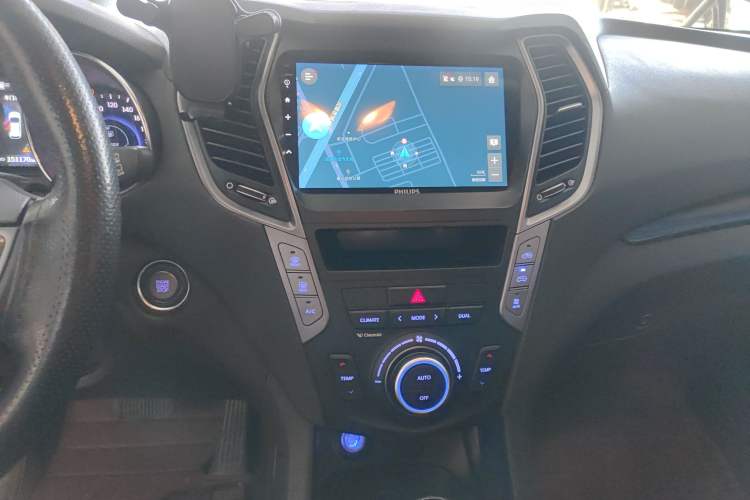 Used Hyundai Grand SantaFe 2013 3.0L 6-seat Four-Wheel-Drive Flagship Edition Audio And AC Panel