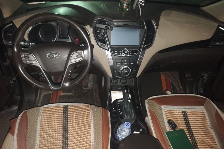 Used Hyundai Grand SantaFe 2013 3.0L 6-seat 4x4 Comfort Edition Center Console
