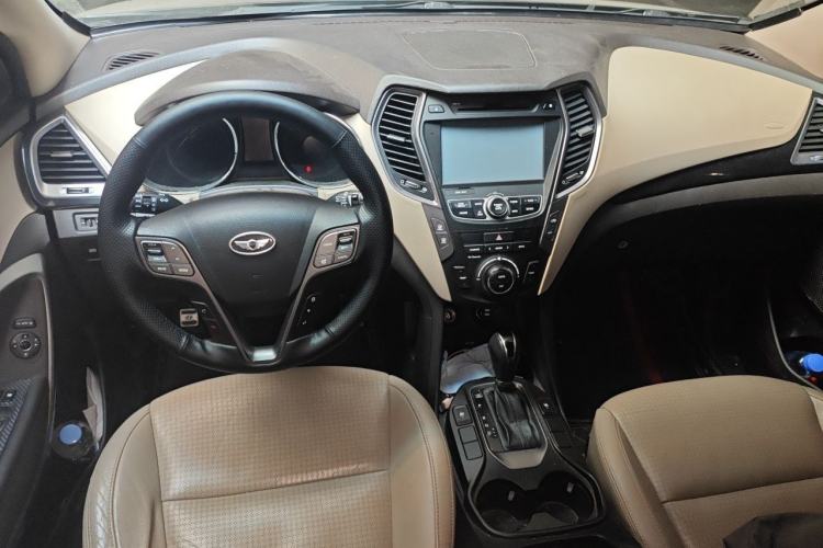 Used Hyundai Grand SantaFe 2013 3.0L 6-Seater Four-Wheel Drive Luxury Edition Center Console