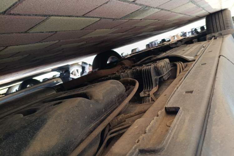 Used Hyundai Grand SantaFe 2013 3.0L 6-seat 4x4 Comfort Edition Chassis Rear Left