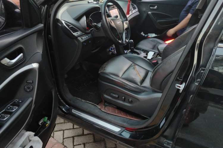 Used Hyundai Grand SantaFe 2013 2.2T 7-Seater Four-Wheel-Drive Comfort Edition Driver Seat
