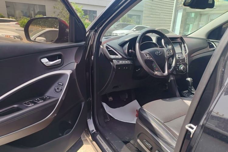 Used Hyundai Grand SantaFe 2013 3.0L 7-seat Four-Wheel-Drive Luxury Edition Driver Seat
