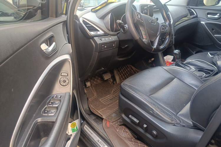 Used Hyundai Grand SantaFe 2013 2.2T 7-Seater Four-Wheel-Drive Comfort Edition Driver Seat