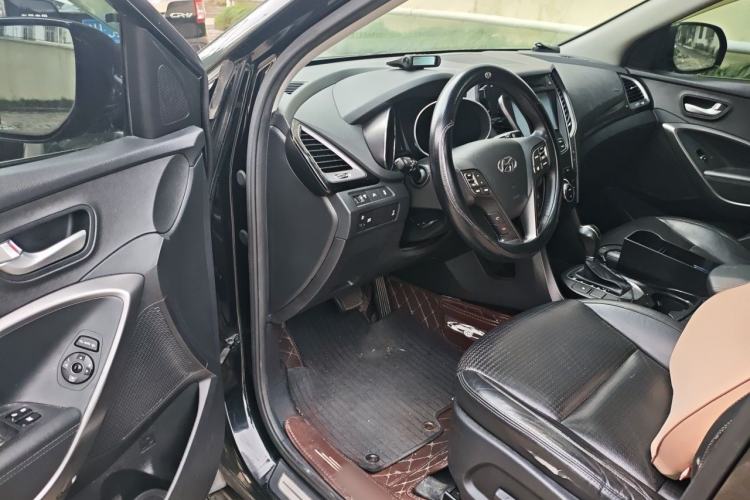 Used Hyundai Grand SantaFe 2013 3.0L 7-Seater Four-Wheel-Drive Comfort Edition Driver Seat