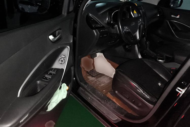 Used Hyundai Grand SantaFe 2013 3.0L 7-seat Four-Wheel-Drive Luxury Edition Driver Seat
