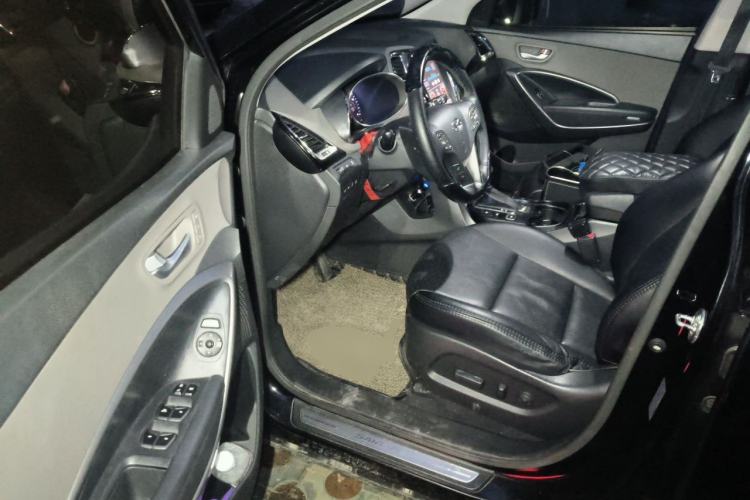 Used Hyundai Grand SantaFe 2013 3.0L 6-seat Four-Wheel-Drive Flagship Edition Driver Seat