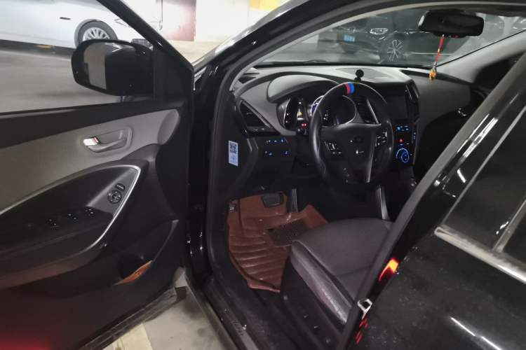 Used Hyundai Grand SantaFe 2013 2.2T 6-Seater Four-Wheel Drive Comfort Edition Driver Seat