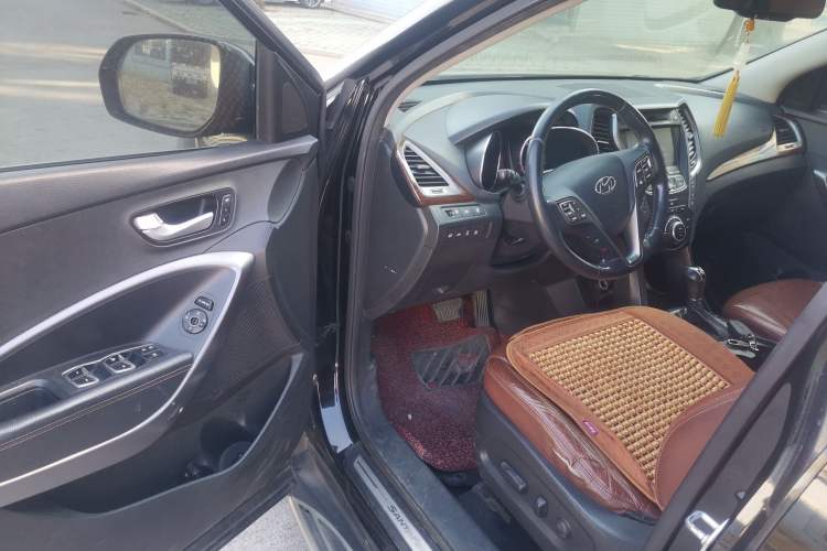 Used Hyundai Grand SantaFe 2013 2.2T 6-Seater Four-Wheel-Drive Flagship Edition Driver Seat