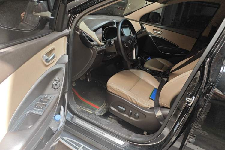 Used Hyundai Grand SantaFe 2013 3.0L 6-Seater Four-Wheel Drive Luxury Edition Driver Seat