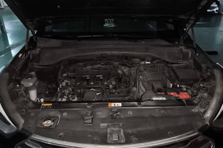 Used Hyundai Grand SantaFe 2013 3.0L 7-seat Four-Wheel-Drive Luxury Edition Engine Bay