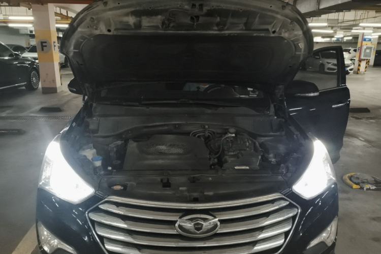 Used Hyundai Grand SantaFe 2013 2.2T 6-Seater Four-Wheel Drive Comfort Edition Engine Bay
