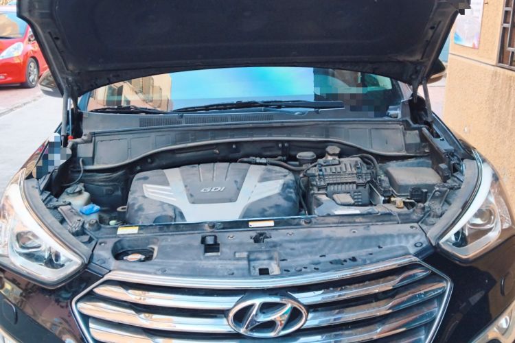 Used Hyundai Grand SantaFe 2013 3.0L 7-Seater 4x4 Flagship Edition Engine Bay