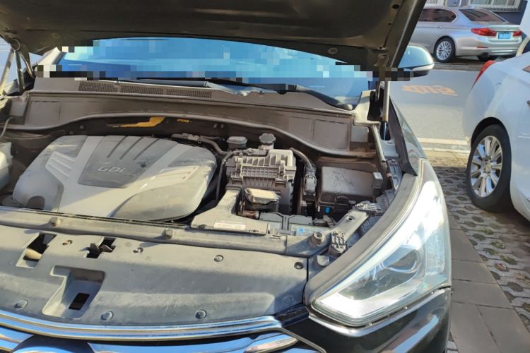 Used Hyundai Grand SantaFe 2013 3.0L 7-Seater Four-Wheel-Drive Comfort Edition Engine Bay Left