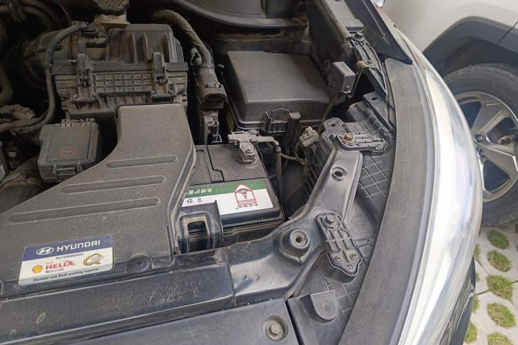 Used Hyundai Grand SantaFe 2013 2.2T 7-Seater Four-Wheel-Drive Comfort Edition Engine Bay Left