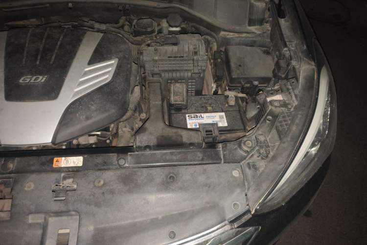 Used Hyundai Grand SantaFe 2013 3.0L 6-seat 4x4 Comfort Edition Engine Bay Left