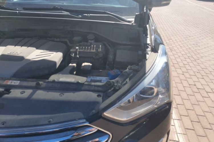 Used Hyundai Grand SantaFe 2013 3.0L 7-Seater Four-Wheel-Drive Comfort Edition Engine Bay Left