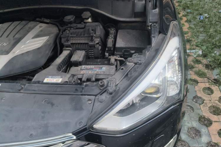 Used Hyundai Grand SantaFe 2013 3.0L 6-seat Four-Wheel-Drive Flagship Edition Engine Bay Left