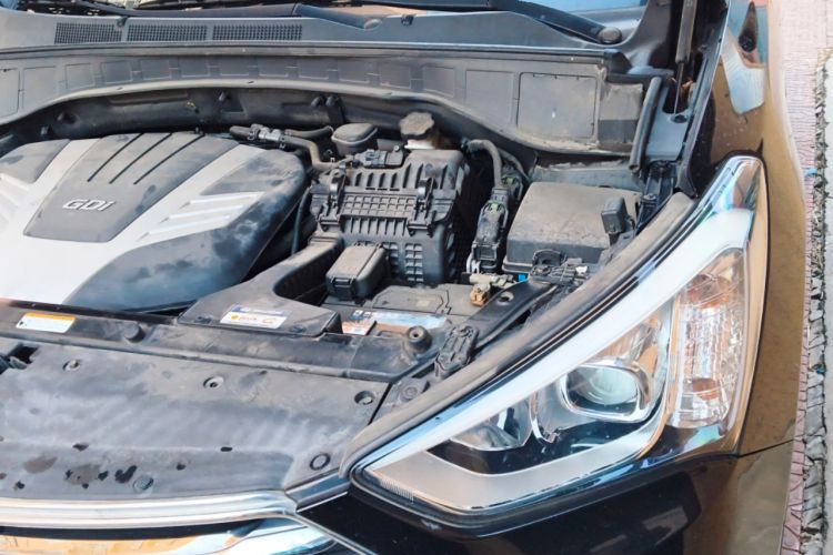 Used Hyundai Grand SantaFe 2013 3.0L 7-Seater 4x4 Flagship Edition Engine Bay Left