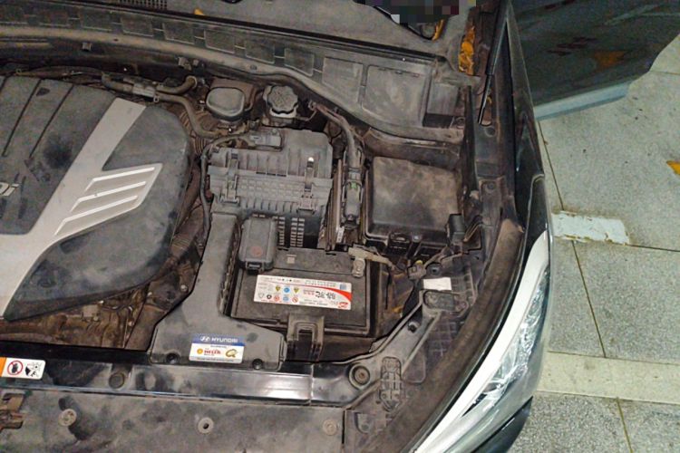 Used Hyundai Grand SantaFe 2013 3.0L 7-Seater Four-Wheel-Drive Comfort Edition Engine Bay Left