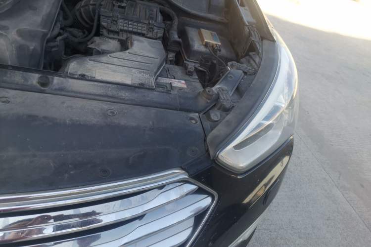 Used Hyundai Grand SantaFe 2013 2.2T 6-Seater Four-Wheel-Drive Flagship Edition Engine Bay Left