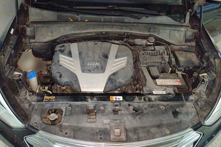 Used Hyundai Grand SantaFe 2013 3.0L 7-Seater Four-Wheel-Drive Comfort Edition Engine Bay