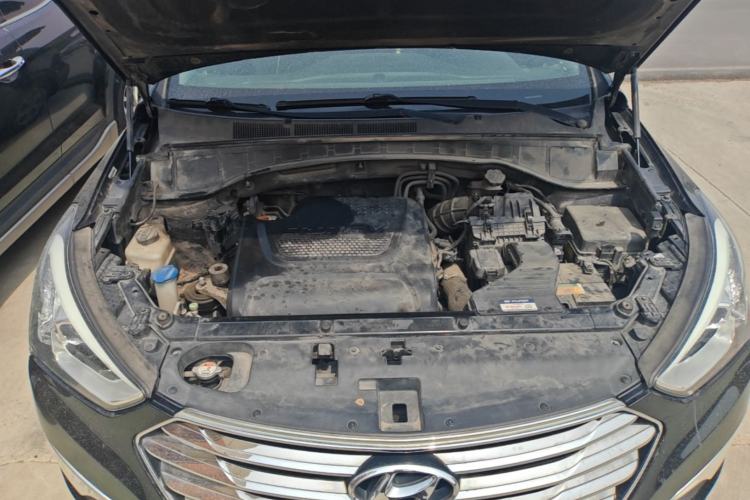 Used Hyundai Grand SantaFe 2013 2.2T 7-Seater Four-Wheel-Drive Comfort Edition Engine Bay