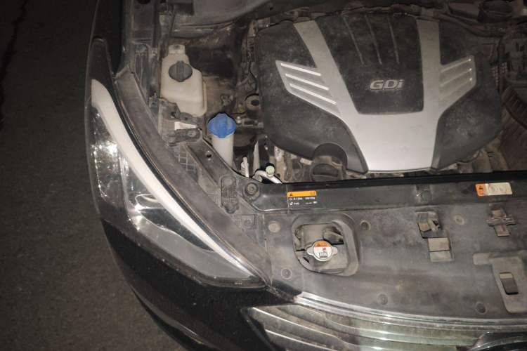 Used Hyundai Grand SantaFe 2013 3.0L 6-seat 4x4 Comfort Edition Engine Bay Right