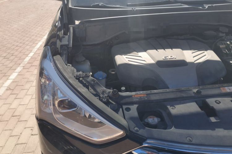 Used Hyundai Grand SantaFe 2013 3.0L 7-Seater Four-Wheel-Drive Comfort Edition Engine Bay Right