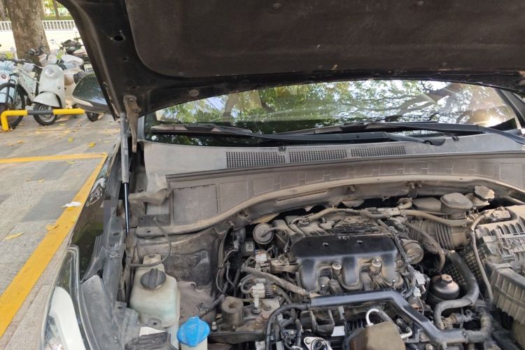 Used Hyundai Grand SantaFe 2013 3.0L 7-Seater 4x4 Flagship Edition Engine Bay Right