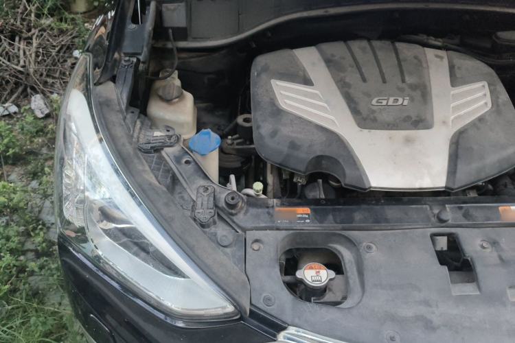 Used Hyundai Grand SantaFe 2013 3.0L 6-seat Four-Wheel-Drive Flagship Edition Engine Bay Right