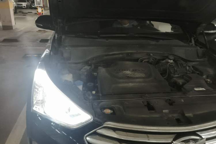 Used Hyundai Grand SantaFe 2013 2.2T 6-Seater Four-Wheel Drive Comfort Edition Engine Bay Right