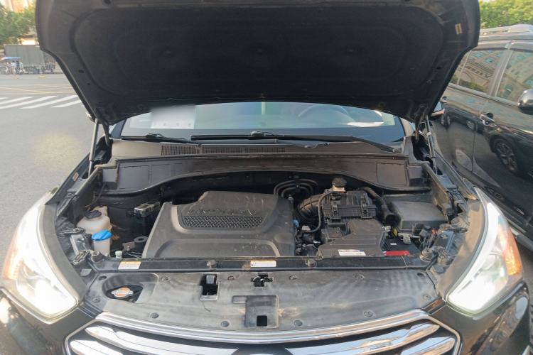 Used Hyundai Grand SantaFe 2013 2.2T 7-Seater Four-Wheel-Drive Comfort Edition Engine Bay