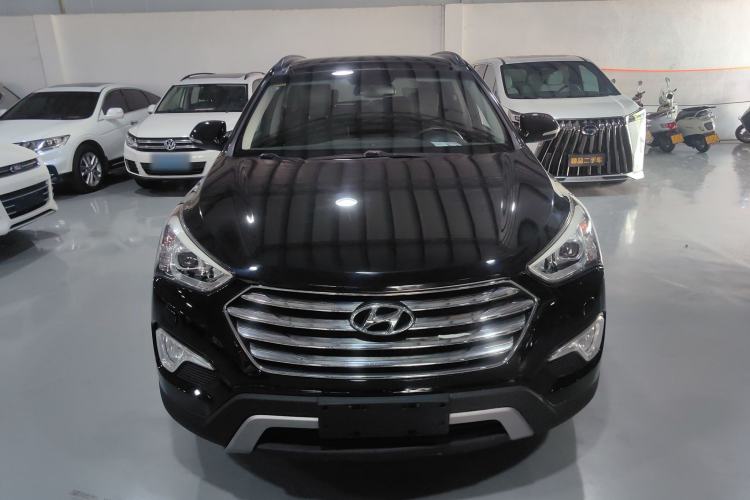 Used Hyundai Grand SantaFe 2013 3.0L 7-seat Four-Wheel-Drive Luxury Edition Front